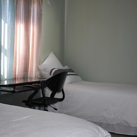 Coco Palm Bed&Breakfast Виндхук Экстерьер фото
